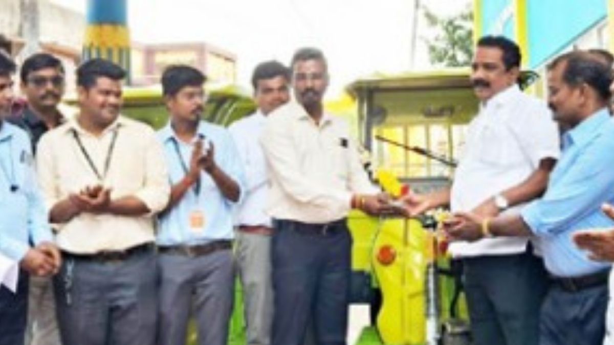 தூய்மைப் பணிக்கு வலுசேர்க்கும் பேட்டரி வாகனங்கள் – உஜ்ஜீவன் வங்கி அன்பளிப்பு!