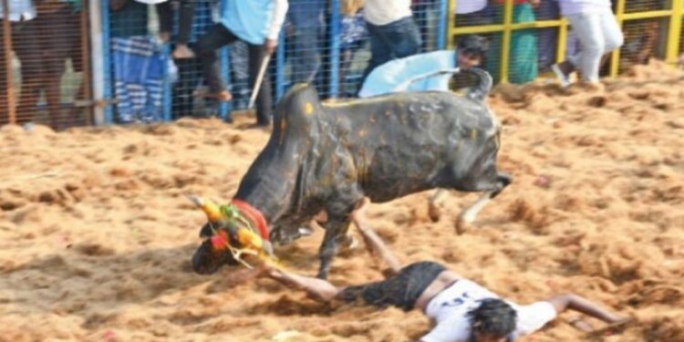 மனைவி தற்கொலை விவகாரம்: வரதட்சணை கொடுமை புகாரில் சாத்தூர் எஸ்.ஐ. அருண்குமார் அதிரடி பணியிடை நீக்கம்