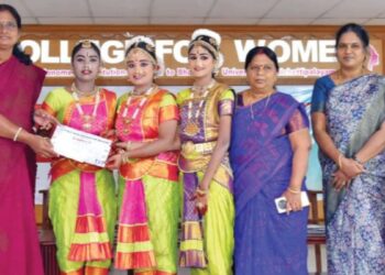 கோபி பி.கே.ஆர் மகளிர் கல்லூரியில் “சிற்பிகள் 25” கலைத்திருவிழா 500 மாணவர்கள் பங்கேற்பு  