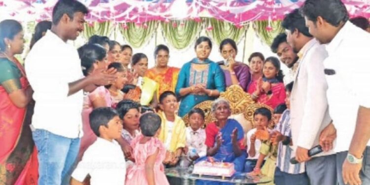 நான்கு தலைமுறைகள் கண்ட ‘நூற்றாண்டு நாயகி’: கோவில்பட்டி அருகே 100-வது பிறந்தநாளை வாரிசுகள் புடைசூழ கொண்டாடிய மூதாட்டி