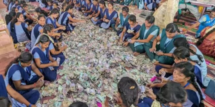 “அரசியல் ரகசியம் காக்கும் எடப்பாடியார்”: அதிமுக கூட்டணியில் இணைகிறாரா டிடிவி தினகரன்?