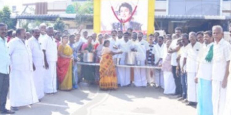 மேலூரில் புரட்சித் தலைவர் எம்.ஜி.ஆரின் 109-வது பிறந்தநாள் விழா: அஇஅதிமுக சார்பில் கொண்டாட்டம்