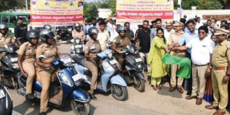 விதியை மதித்து விபத்தை வெல்வோம்… அறந்தாங்கியில் நீதிபதிகள் தலைமையில் சீறிப்பாய்ந்த சாலை பாதுகாப்பு விழிப்புணர்வு பேரணி!