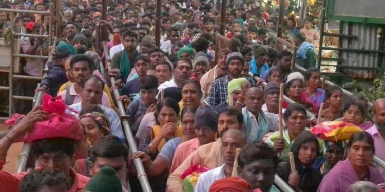 தை அமாவாசை எதிரொலி: சதுரகிரி சுந்தர மகாலிங்கம் கோயிலில் 15 ஆயிரம் பக்தர்கள் மலையேறிச் சென்று தரிசனம்