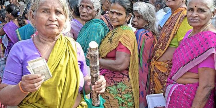 இல்லத்தரசிகளுக்கு இனிப்பான செய்தி – பொங்கலுக்கு ரொக்கப்பணம் அறிவித்தார் முதல்வர்