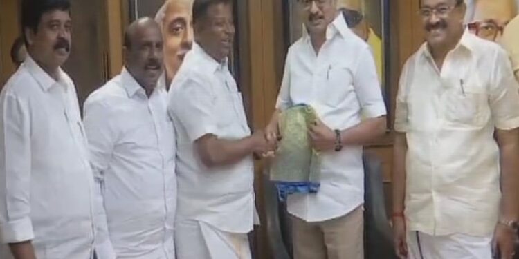 திமுக-வில் அதிமுக முன்னாள் எம்எல்ஏக்கள்