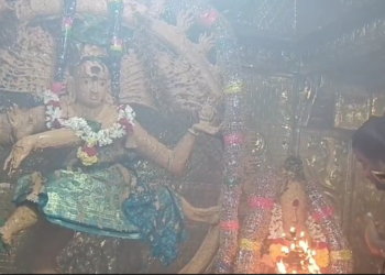 புகழ்பெற்ற கோனேரிராஜபுரம் உமாமகேஸ்வரர் ஆலயத்தில் ஆருத்ரா தரிசனத்தை முன்னிட்டு, சுமார் 9அடி உயர நடராஜர் சிலைக்கு அபிஷேகம்