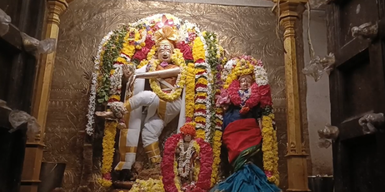 மயிலாடுதுறை மாயூரநாதர் கோயிலில் ஆருத்ரா தரிசனம் மூலவர் நடராஜர் சுவாமிகளுக்கு சிறப்பு அபிஷேகம்