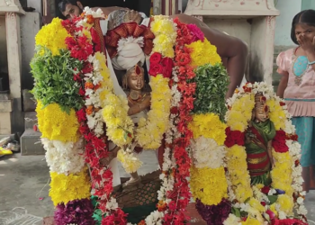 தமிழ்நாட்டில் எங்கும் இல்லாத வழக்கமாக பெண்கள் மட்டும் பங்கேற்று ஆண்டுக்கு ஒரு முறை பல்லக்கில் இறைவனை சுமக்கும் வினோத நிகழ்வு