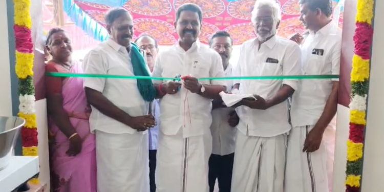 திருவாரூர் மாவட்டம், வலங்கைமான் அருகே களத்தூர் பகுதியில் புதிய அங்காடி கட்டிடம் திறப்பு விழா
