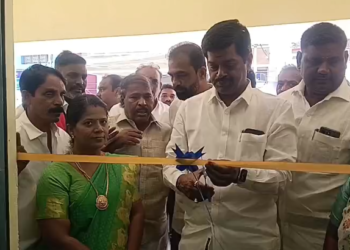 விழுப்புரம் நகரப்பகுதியில் மக்களின் நீண்டநாள் கோரிக்கையாக இருந்த ரேஷன் கடை அங்கன்வாடி மையம் புதியகட்டடங்கள்MLAதிறந்தார்