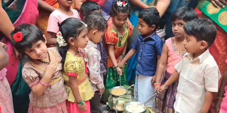 திருவாரூர் அரசு தொடக்கப் பள்ளியில் நடைபெற்ற சமத்துவ பொங்கல் விழாவை உற்சாகமாகக் கொண்டாட்டம்