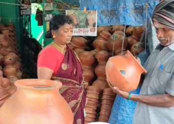 திருவாரூரில் பொங்கல் பண்டிகையை முன்னிட்டு மண்பானை,அடுப்பு விற்பனை மும்முரமாக நடந்து வருகிறது