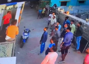 முன் விரோதம் காரணமாகTVKகுமரி கிழக்கு மாவட்ட மயிலாடி பேரூர் செயலாளர் சகாயஜோசப்விஜய் வீட்டில் பதபதைக்க வைக்கும் CCTV