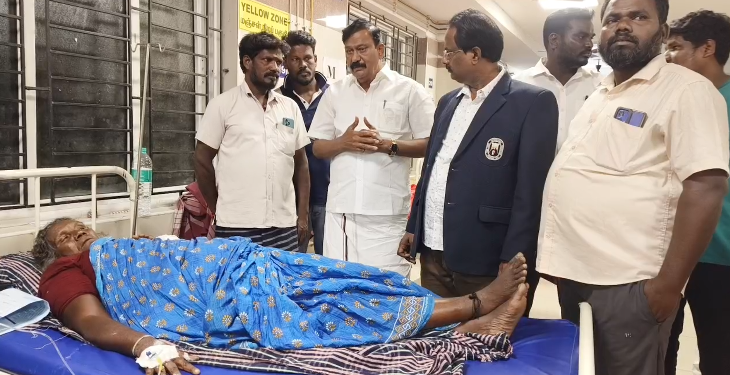 பெரியபாளையம் அருகே ஆட்டோ மீது அரசுப் பேருந்து மோதிய விபத்தில் 6 பெண்கள் காயமடைந்து திருவள்ளூர் அரசு மருத்துவ மனையில் சிகிச்சை