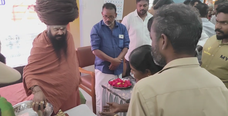 மயிலாடுதுறையில் நடைபெற்ற இலவச ஆயுஸ் மருத்துவ முகாமை தருமபுரம் ஆதீனம் தொடங்கி வைத்தார்