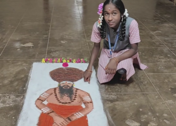 தருமபுரம் குருஞானசம்பந்தர் மேல்நிலைப் பள்ளியில் நடைபெற்ற ஆசீர்வாத திருநாள் நிகழ்ச்சி .ஆதீனத்தின் உருவத்தை வரைந்த9-ம் வகுப்பு மாணவி