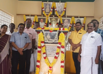 காட்டூரில் மறைந்த திமுக தலைவர் கலைஞரின் தாயார் அஞ்சுகம் அம்மையாரின் 63-வது நினைவு தினத்தை முன்னிட்டு அவரது நினைவிடத்தில் மரியாதை