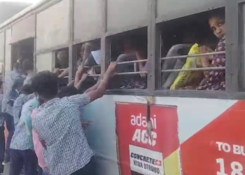 பூந்தமல்லி – தாம்பரம் வழித்தடத்தில் இயங்கும் அரசு பேருந்துகளில், பள்ளி மாணவர்கள் படியில் தொங்கிக்கொண்டு பயணம்