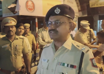 பெண் குழந்தைகளை போற்றியும் ஆண் குழந்தைகளை அடக்கியும் வளருங்கள் என்று SP ஸ்டாலின் அறிவுரை