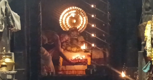 மயிலாடுதுறை மாயூரநாதர் ஆலயத்தில் மார்கழி மாத திருப்பள்ளி எழுச்சி நிகழ்ச்சி