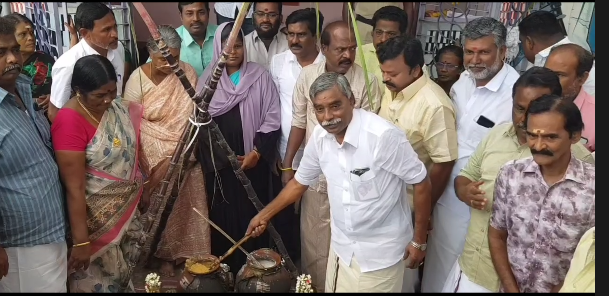 திருவாரூர் சட்டமன்ற அலுவலகத்தில் திமுக மாவட்ட செயலாளர் பூண்டி கலைவாணன் தலைமையில் சமத்துவ பொங்கல்