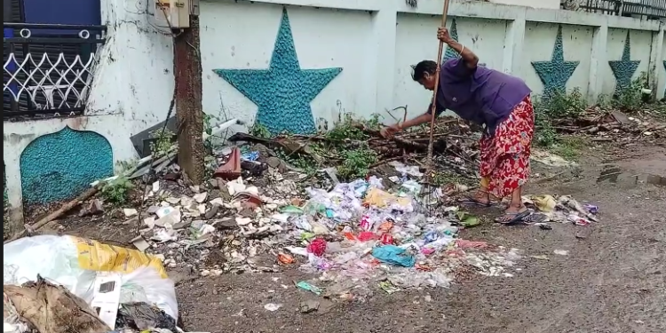 சீர்காழியில் தொடரும் குப்பை பிரச்சனை