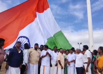 OPS உடனான சேகர் பாபு சந்திப்பு ஒருவேளை DMKஅணிக்குOPS-ஐ இழுப்பதாக கூட நான் கருதுகிறேன். முடிவு