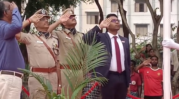 விழுப்புரத்தில் குடியரசு தின விழாவை முன்னிட்டு மழை நீர் தேங்கி நிற்பதால் கலை நிகழ்ச்சிகள் ரத்து