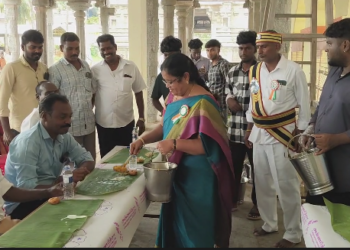 குடியரசு தினத்தை முன்னிட்டு மயிலாடுதுறை மயூரநாதர் ஆலயத்தில் சமபந்தி போஜனம் மாவட்டவருவாய்அலுவலர் பூங்கொடி துவங்கினார்