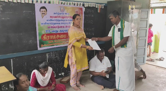 விவசாயிகள் மீது போடப்பட்ட பொய் வழக்குகளை வாபஸ் பெறுவதுடன் விவசாயிகளை விடுதலை செய்ய அதிரடி தீர்மானம்