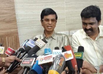 படத்துக்கும் அரசியலுக்கும் சம்பந்தமில்லை, படத்தை பற்றி விஜய் கவலைப்படவில்லை இயக்குனர் S.A.சந்திரசேகரன் பேட்டி