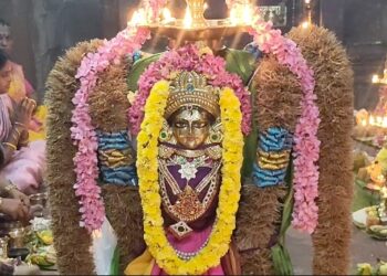 தரங்கம்பாடி அருகே திருமெய்ஞானத்தில் பிரசித்தி பெற்ற பிரம்மபுரீஸ்வரர் கோவிலில் தை வெள்ளி மற்றும் உலக நன்மை வேண்டி திருவிளக்கு பூஜை