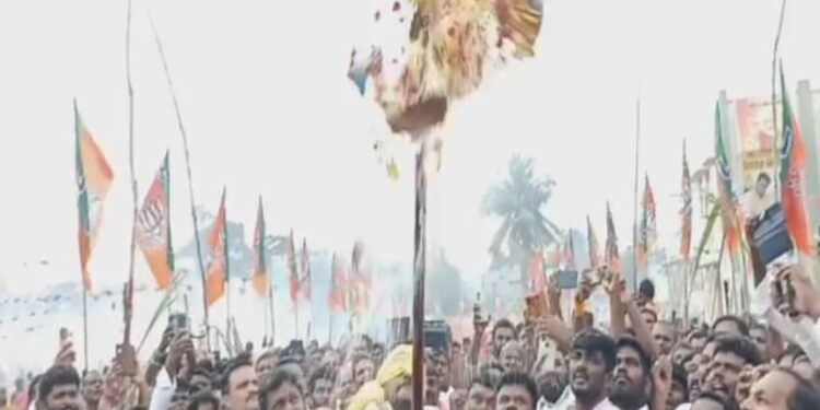 பானையை சிதறவிட்ட அண்ணாமலை – ஆர்ப்பரித்த கூட்டம்!