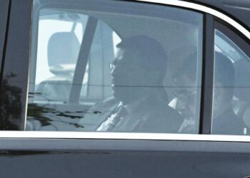 சட்டப்பேரவையிலிருந்து அதிவேகமாக புறப்பட்ட ஆளுநர் ரவி!