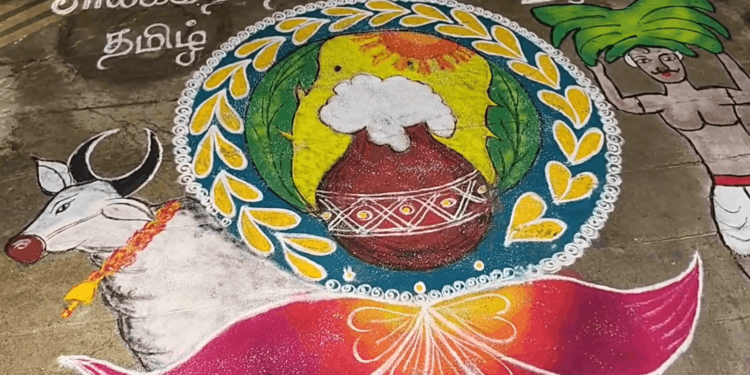 சுற்றுச்சூழல் விழிப்புணர்வை ஏற்படுத்தும் வகையில் கோலமிடும் போட்டி – 200-க்கு மேற்பட்டோர் வண்ணக்கோலமிட்டு அசத்தினர்