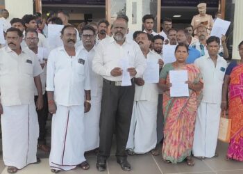 இடபிரச்சனையில் பழிவாங்க 77 வயது முதியவர் மீது பொய்புகார் – குற்றம்சாட்டப்பட்டவரின் குடும்பத்தினர் மாவட்ட ஆட்சியரிடம் மனு