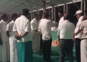 மோடி பங்கேற்கும் தேசிய ஜனநாயகக் கூட்டணியின் பொதுக் கூட்டம் – கட்சி நிர்வாகிகள் மேடை அமைக்கும் பணிகளை ஆய்வு