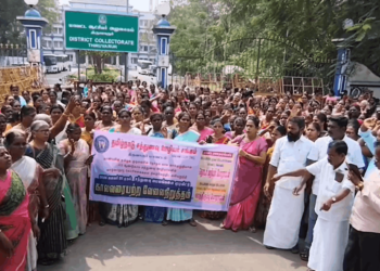 காலமுறை ஊதியம் வழங்கிட வேண்டும் – பல்வேறு கோரிக்கைகளை வலியுறுத்தி 500க்கும் மேற்பட்டோர் சாலை மறியல்