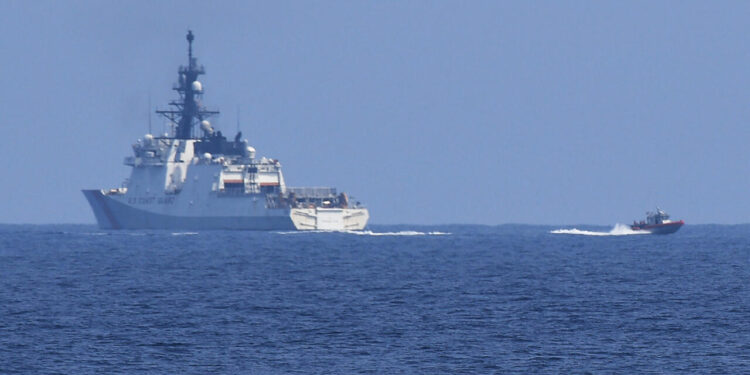 அமெரிக்கா மீது கோபத்தை திருப்பிய ரஷ்யா – கப்பல்களை மூழ்கடிக்க திட்டம்