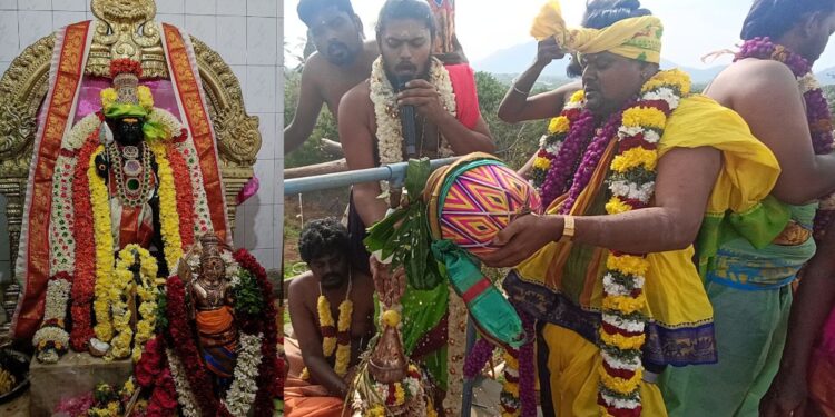 நிலக்கோட்டை அருகே குண்டலபட்டி ஸ்ரீ பாலமுருகன் திருக்கோவில் மகா கும்பாபிஷேகம்