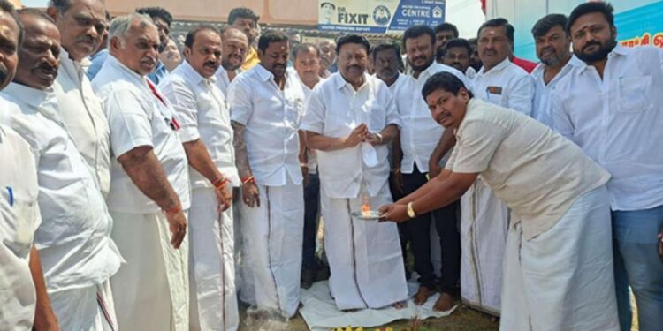 எம்.ஜி.ஆர், அம்மா வழித்தோன்றல் எடப்பாடியாருக்கு மக்கள் பேராதரவு தர வேண்டும் – முன்னாள் அமைச்சர் திண்டுக்கல் சி. சீனிவாசன் அதிரடி!