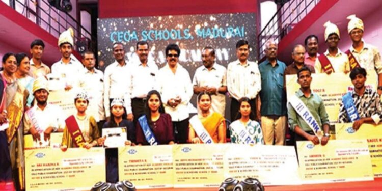 “சாதிக்கப் பிறந்தவர்கள் மாணவர்கள்”: சி.இ.ஓ.ஏ பள்ளி ஆண்டு விழாவில் ஜாகுவார் தங்கம் உத்வேகம்