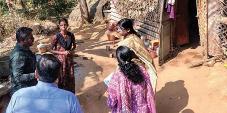 குடிசை இல்லா தமிழகமே முதல்வரின் இலக்கு: குமரியில் 1000 ‘கனவு இல்லங்கள்’ ஆய்வு செய்த ஆட்சியர் அழகுமீனா!