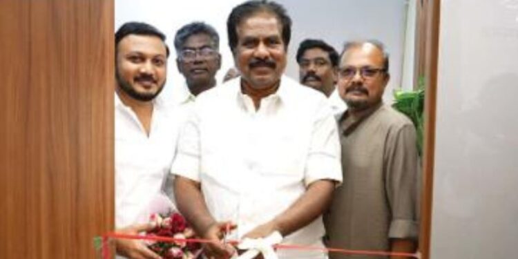 எஸ்.ஆர். புரமோட்டர்ஸ் நிறுவனத்தை திறந்து வைத்து அமைச்சர் பி.மூர்த்தி வாழ்த்து!