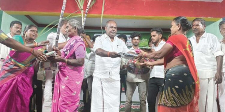 எடப்பாடியார் வந்தா தகுதி பட்டியல் கிடையாது.. எல்லா குடும்பத்தலைவிகளுக்கும் ரூ. 2000 ‘கன்பார்ம்’: