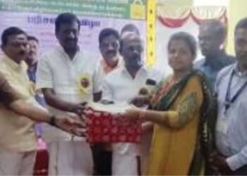 சொந்த நிலத்தைத் தந்து பள்ளியை உயர்த்திய முன்னாள் டி.ஜி.பி பங்கேற்ற நெகிழ்ச்சி விழா!