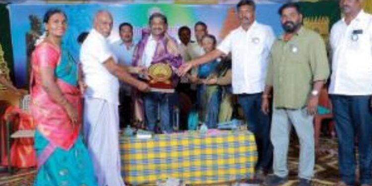 மயிலாடுதுறையில் ‘மீண்டும் மஞ்சப்பை’ விழிப்புணர்வுடன் களைகட்டிய கோலப்போட்டி!