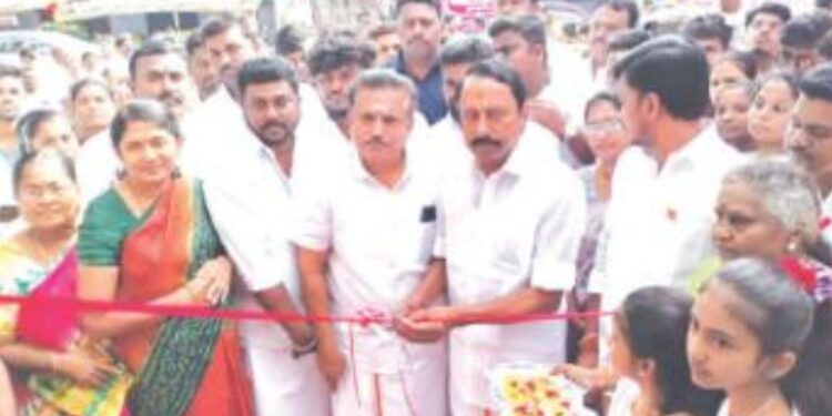 40 சதவீத வாக்கு வங்கியுடன் விஜய்க்கு மக்கள் சிவப்புக் கார்பெட்டில் வரவேற்பு!