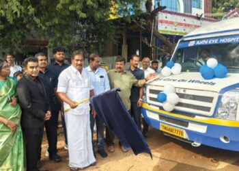 “வாசல் தேடி வரும் பார்வை”: தென்தமிழகத்தின் முதல் நடமாடும் கண் மருத்துவ கிளினிக்